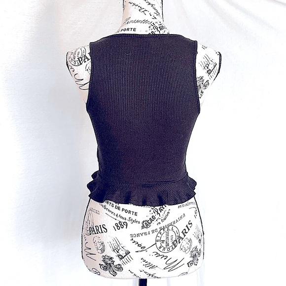 F21 Ruffle Hem Crop - Picture 3 of 3